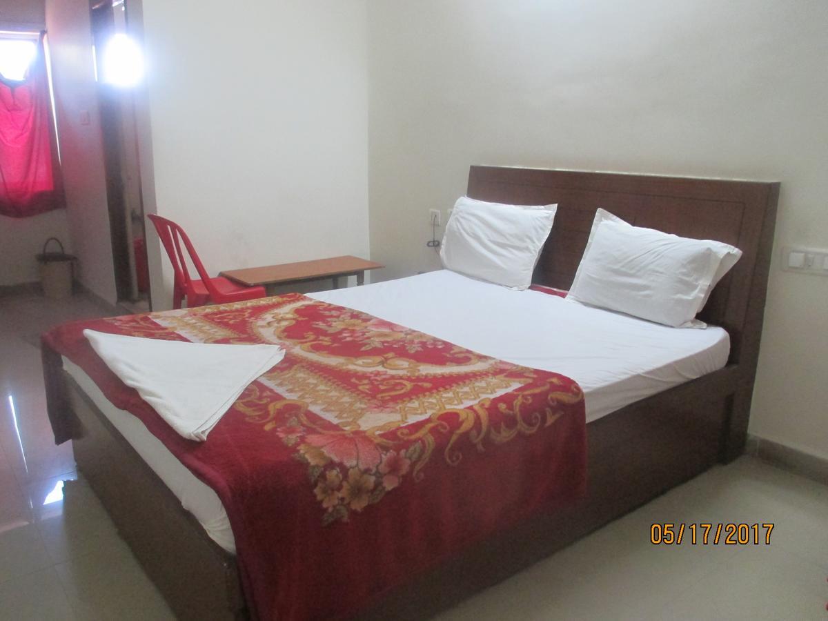 Sri Sai Ganesh Lodge Хайдарабад Экстерьер фото