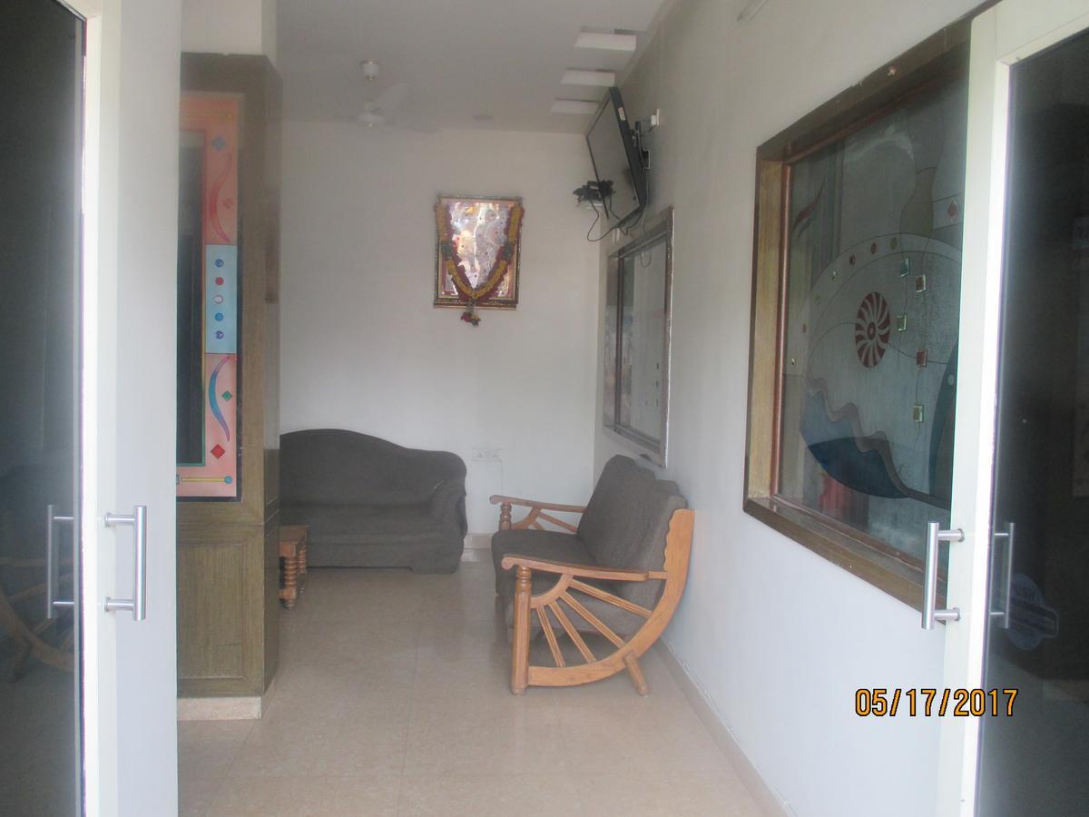 Sri Sai Ganesh Lodge Хайдарабад Экстерьер фото