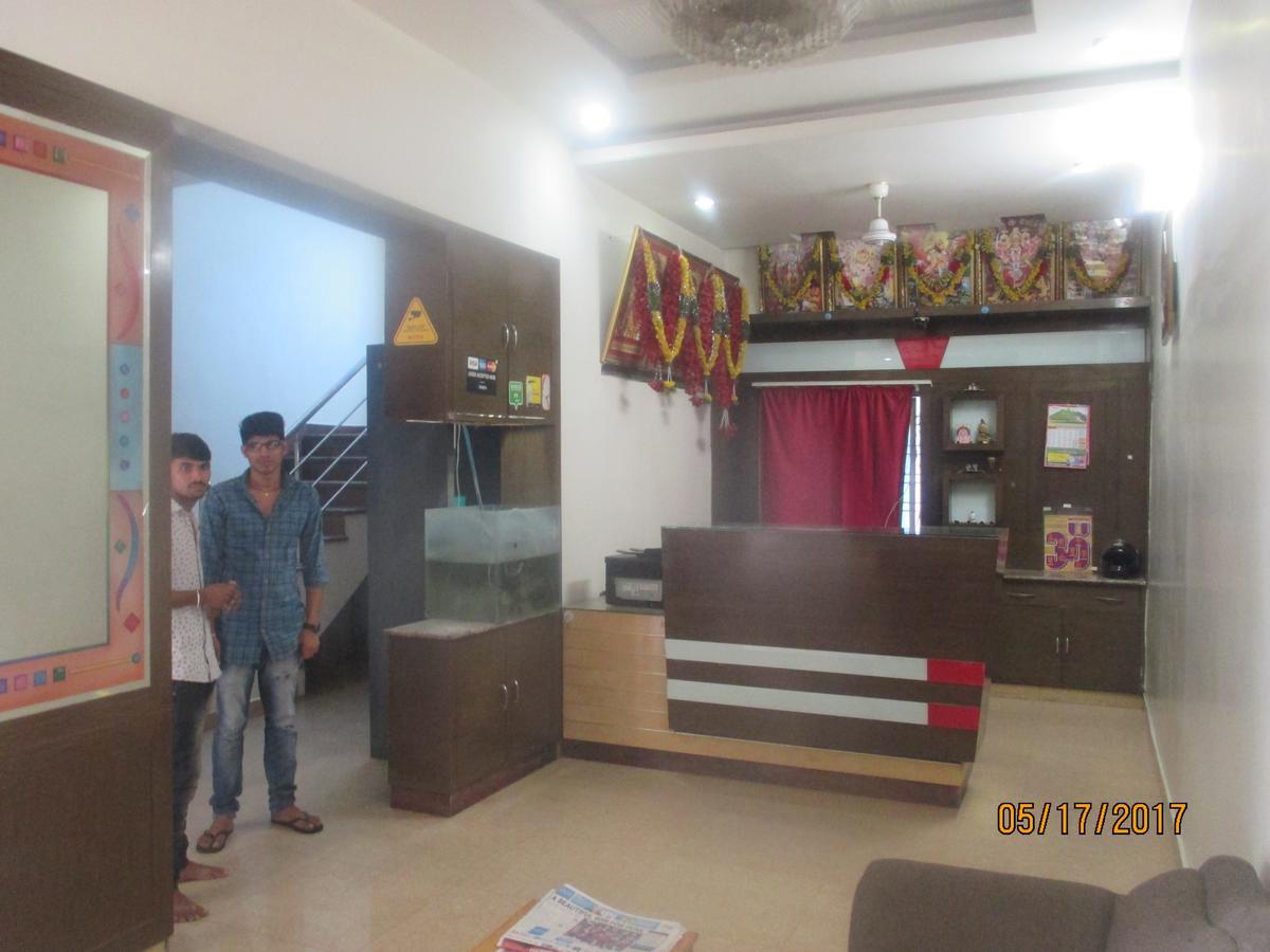 Sri Sai Ganesh Lodge Хайдарабад Экстерьер фото