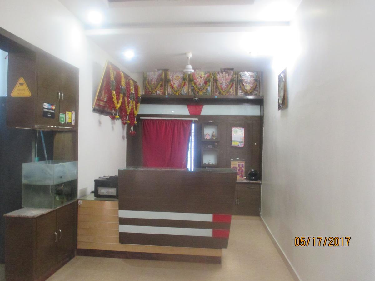 Sri Sai Ganesh Lodge Хайдарабад Экстерьер фото